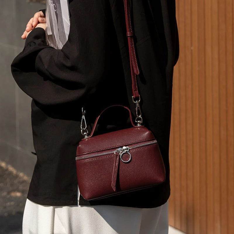 2026 new fashionable genuine leather mini bag women's designer bucket bag handbag Ladies luxury shoulder bag for commuting